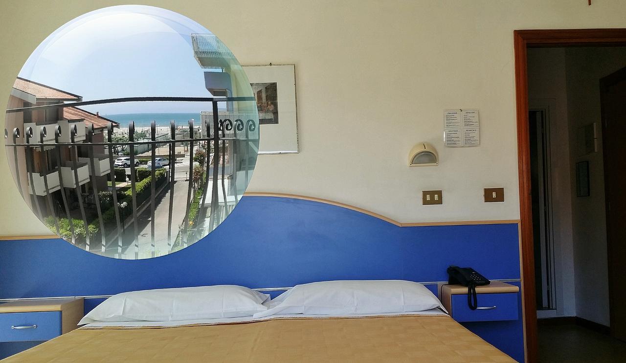 Hotel La Falena แชร์เวีย ภายนอก รูปภาพ