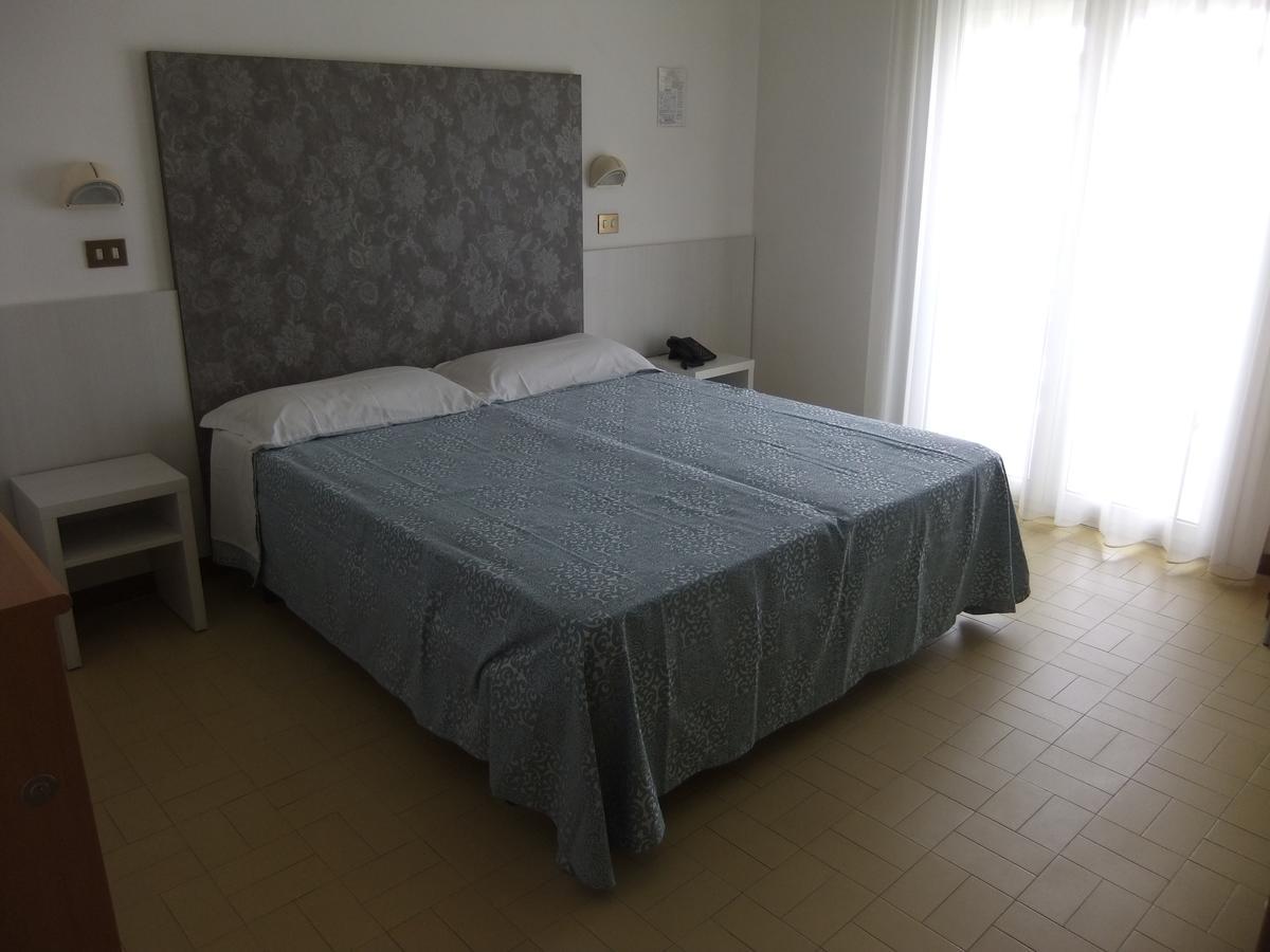 Hotel La Falena แชร์เวีย ภายนอก รูปภาพ