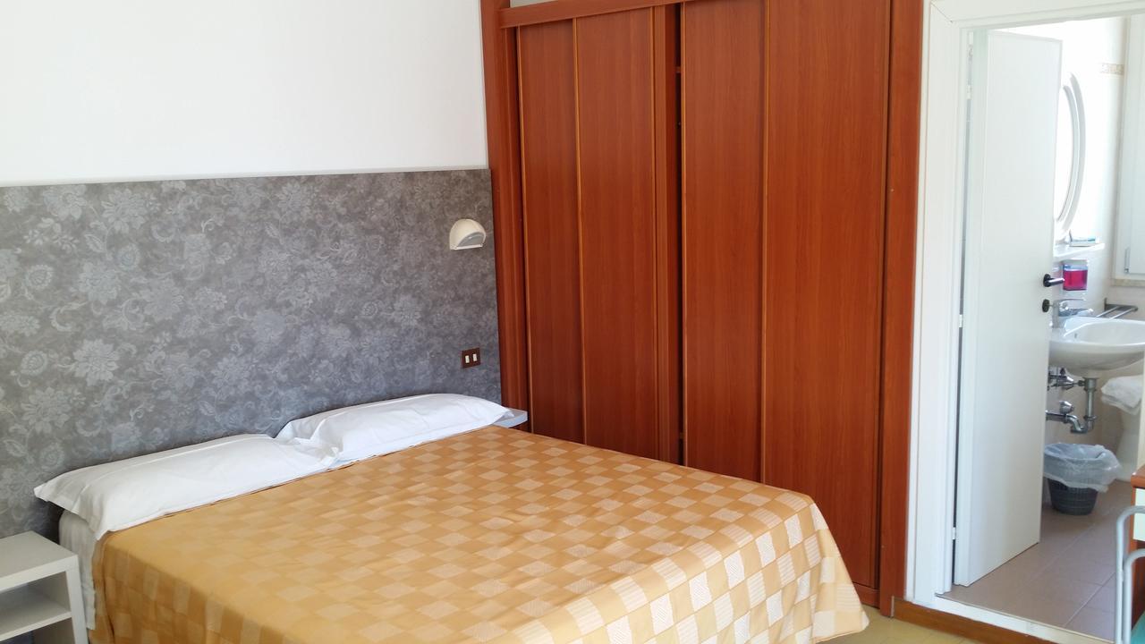 Hotel La Falena แชร์เวีย ภายนอก รูปภาพ
