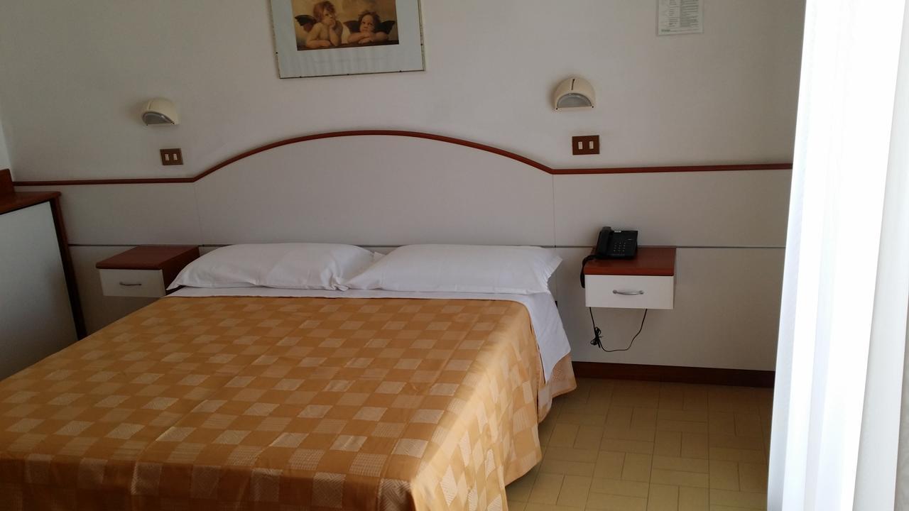 Hotel La Falena แชร์เวีย ภายนอก รูปภาพ