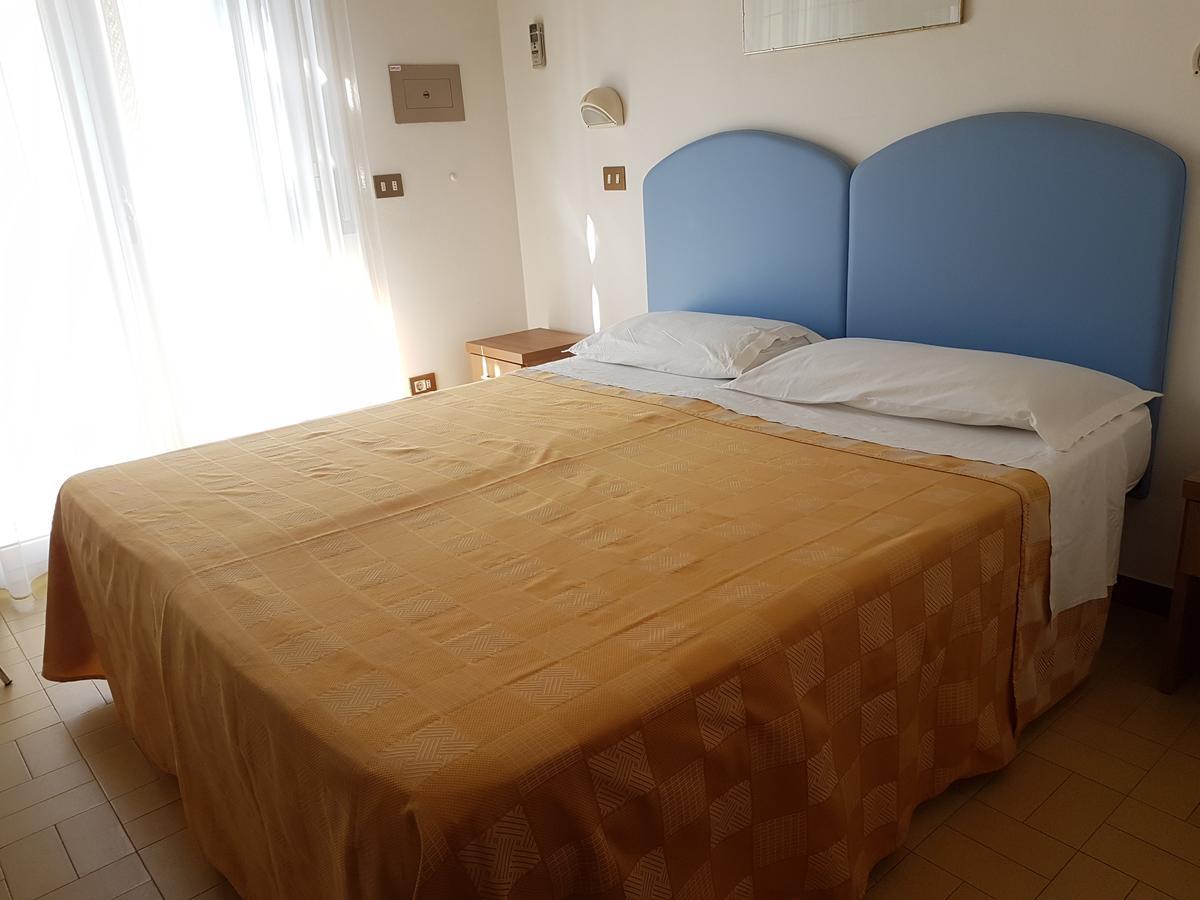 Hotel La Falena แชร์เวีย ภายนอก รูปภาพ