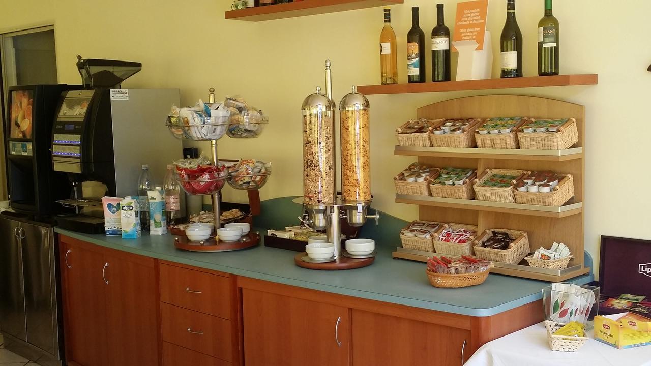 Hotel La Falena แชร์เวีย ภายนอก รูปภาพ